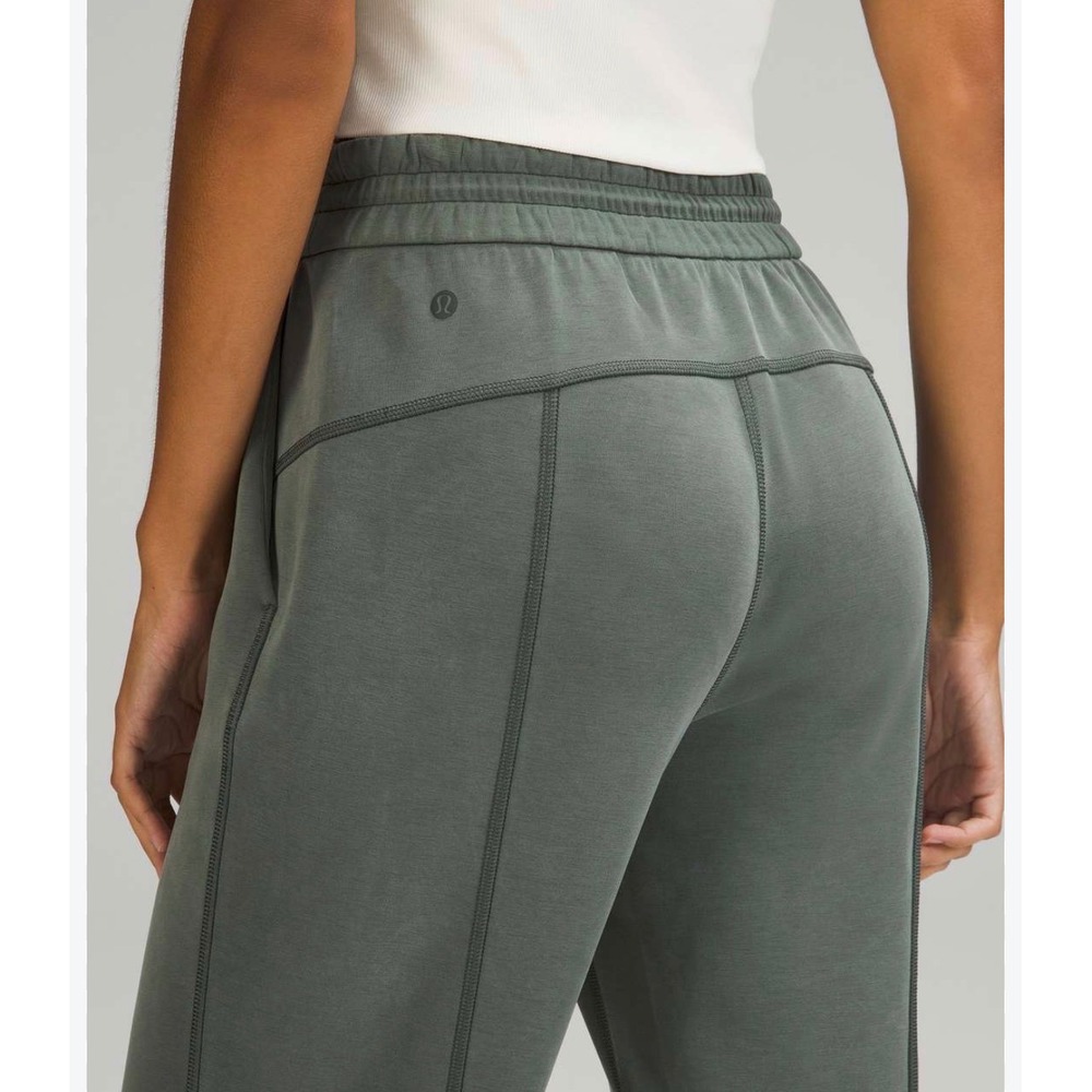 Lululemon Smoked Spruce Softstreme High Rise Straight Leg Crop Women's Size 8